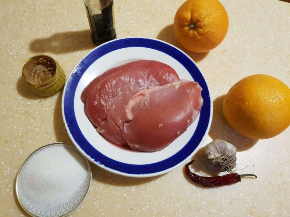 ingrediente pentru Carnea de pui cu portocale