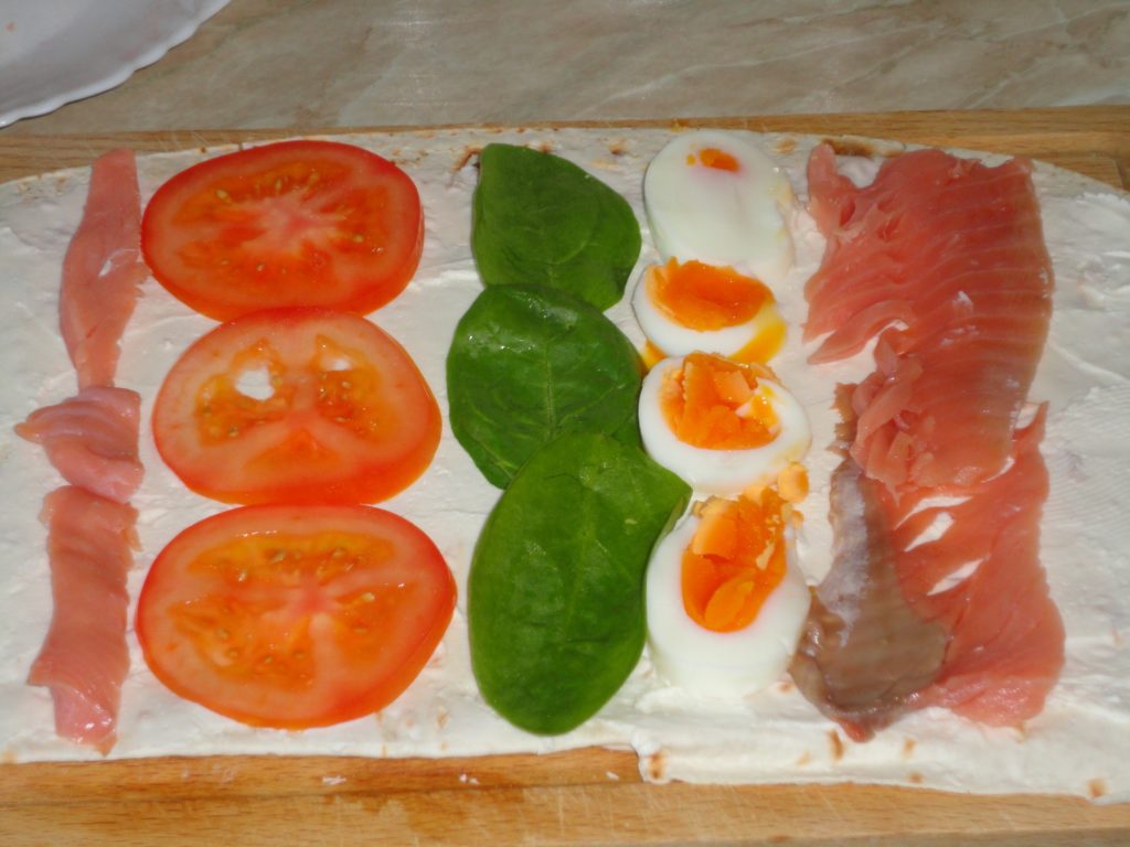 Rulada din lavas cu somon