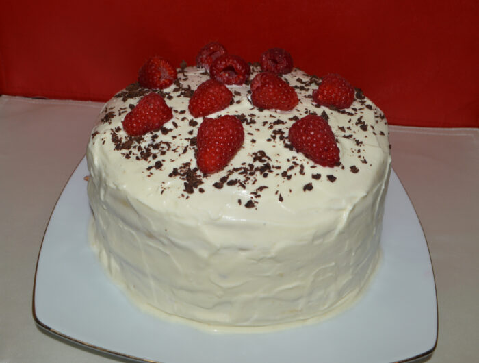 Tort Fetita de Lapte cu zmeura
