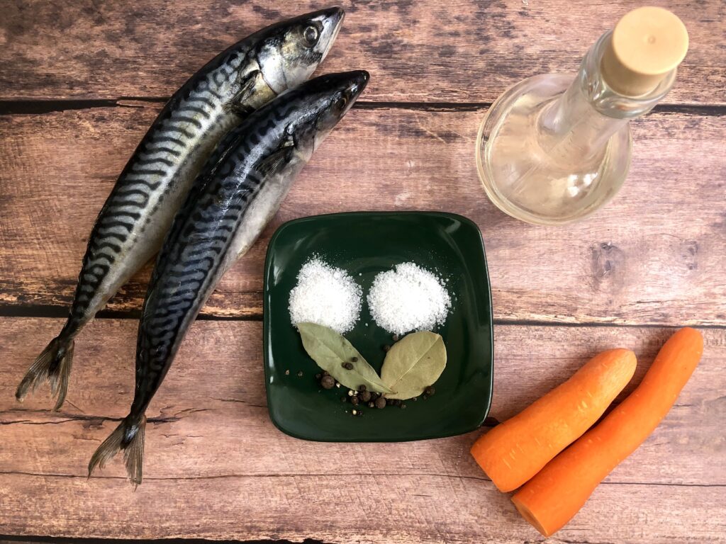 ingrediente pentru Conserva de macrou de casa cu morcovi