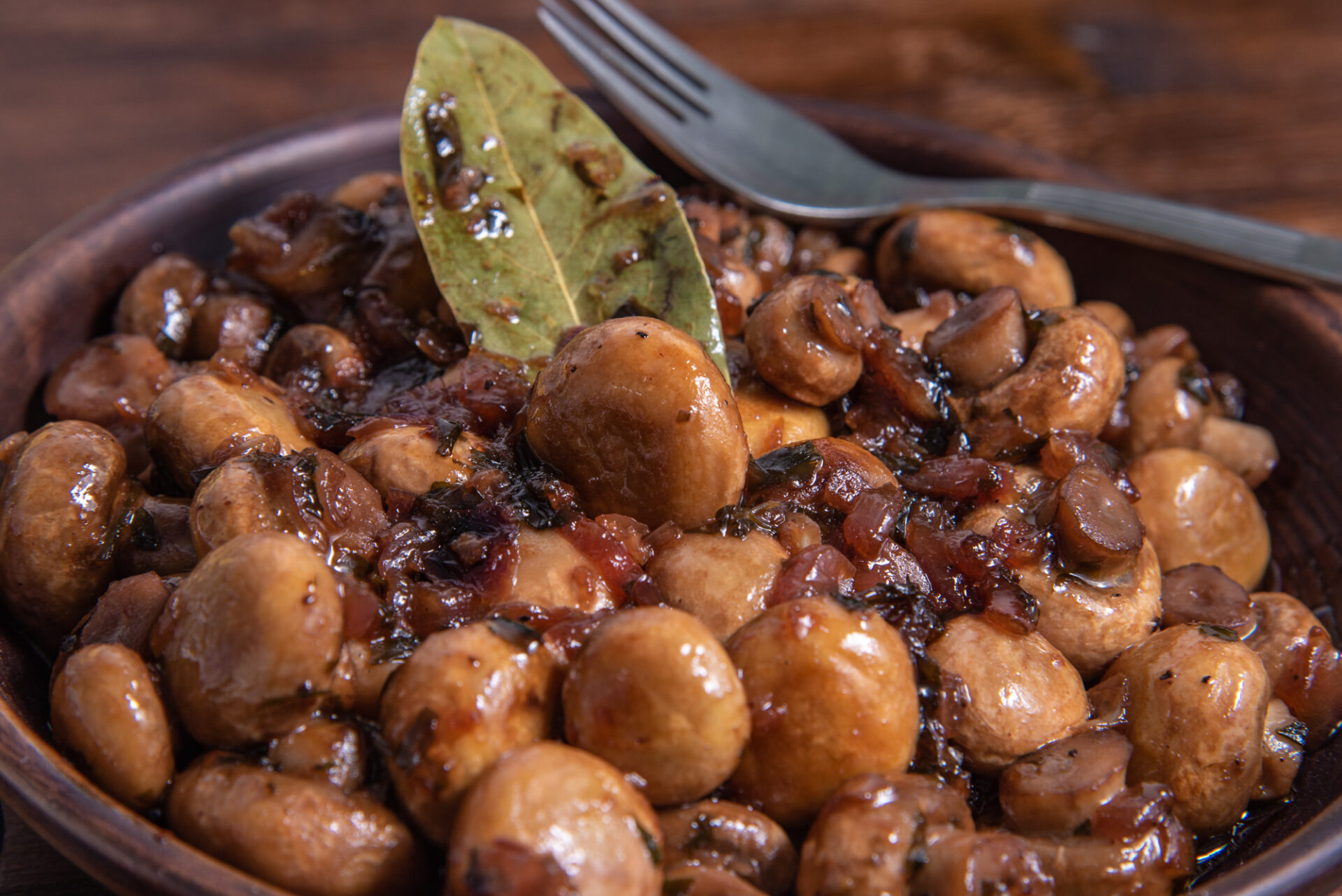 Fricassee cu ciuperci si vin rosu poza