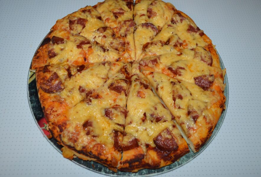 pizza gata de servire