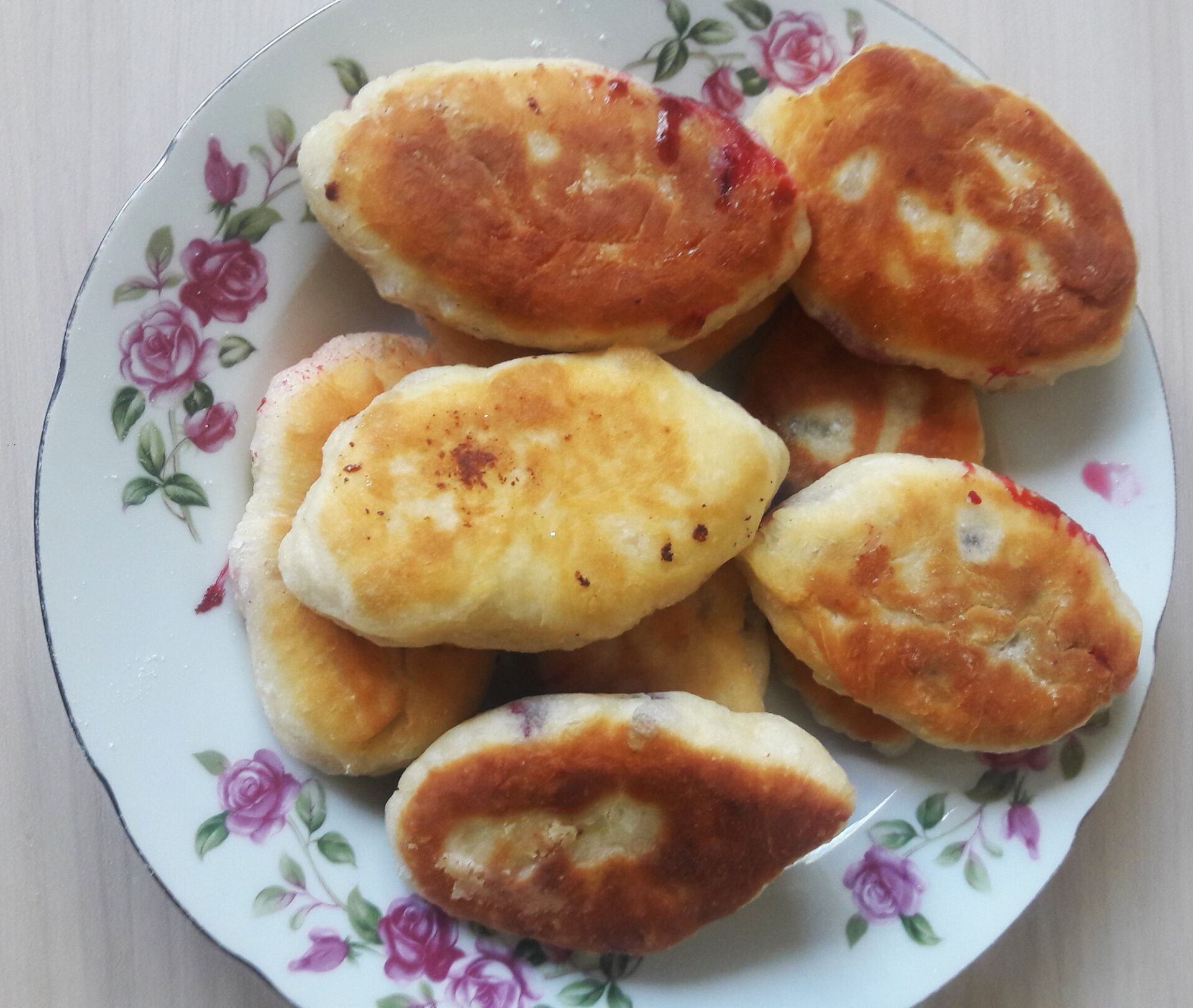 Pateuri cu coacaze negre poza