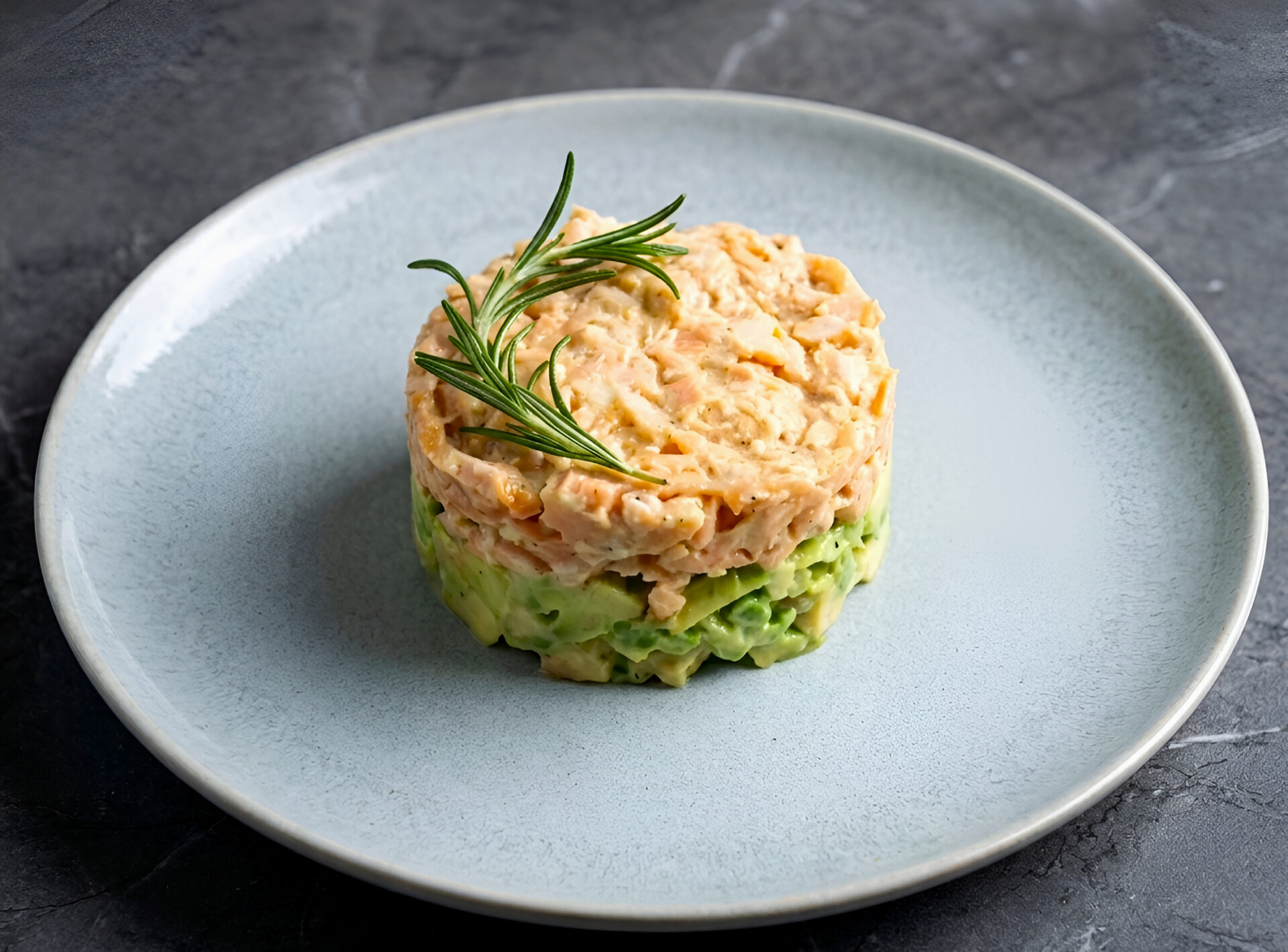 Tartar de somon cu avocado