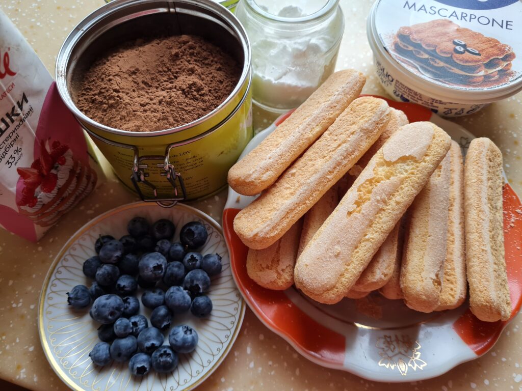 Trufe Tiramisu cu afine ingrediente