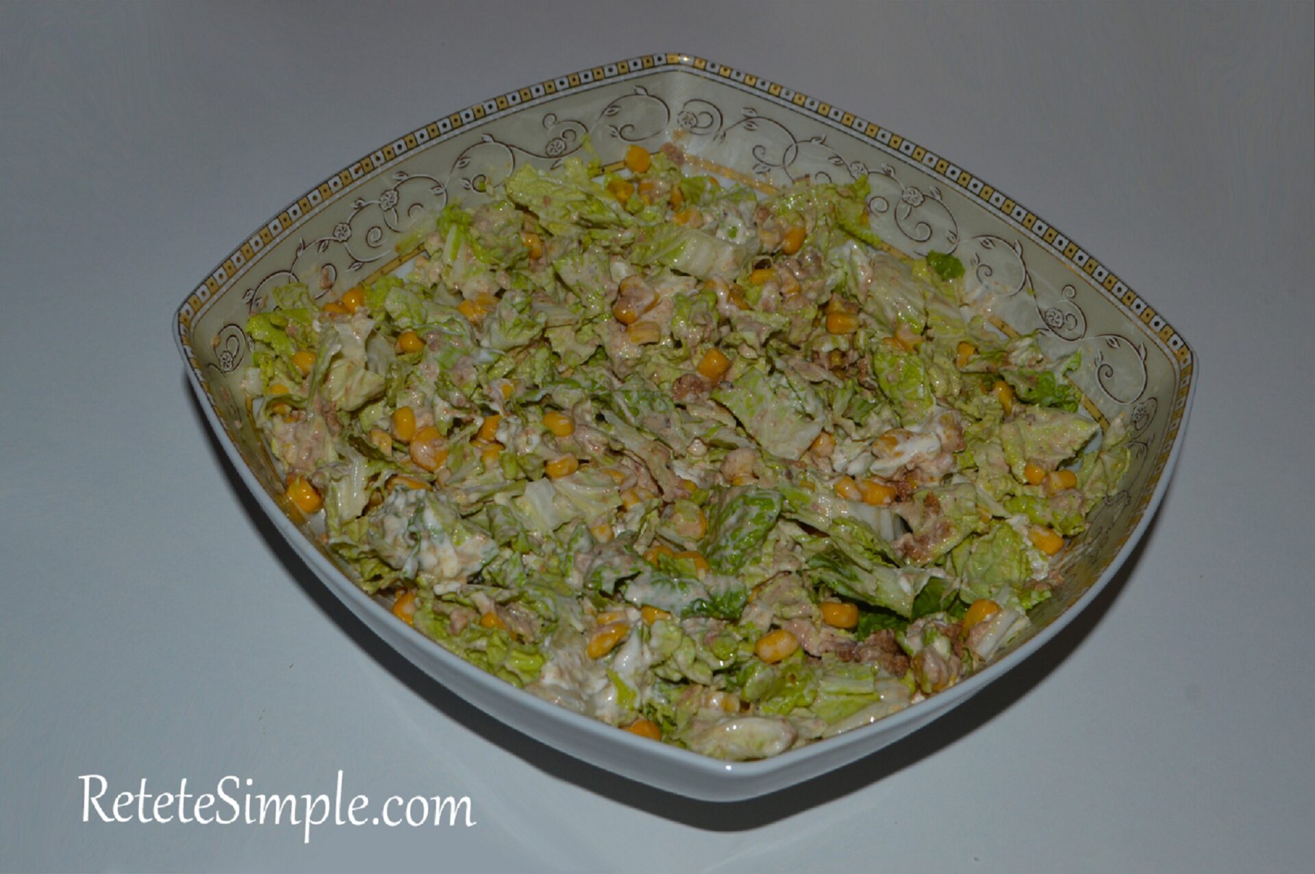 Salata de varza cu ton si porumb poza