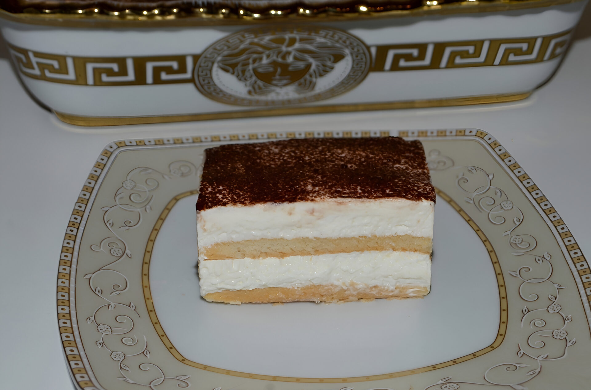 Tort fara coacere cu piscoturi si frisca