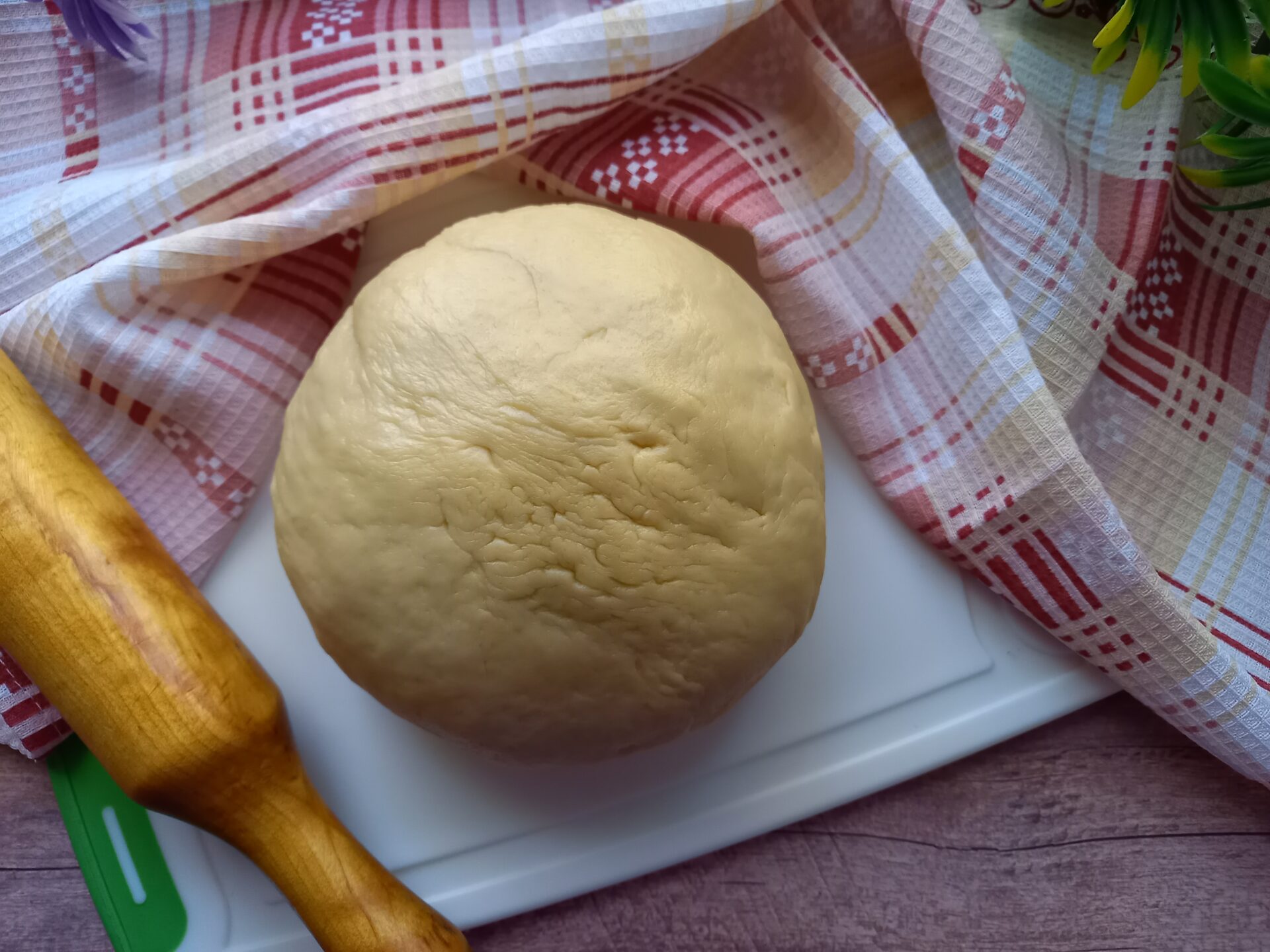 Aluat cu margarina si smantana pentru placinte