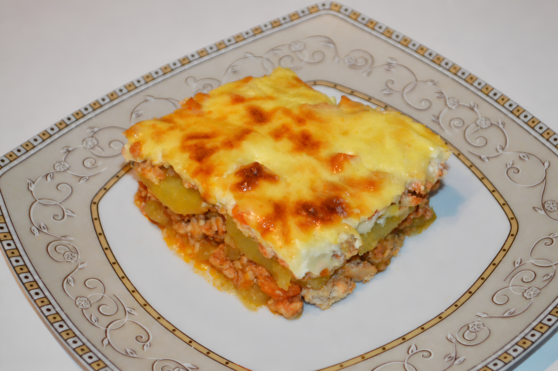 Musaca de cartofi cu carne tocata