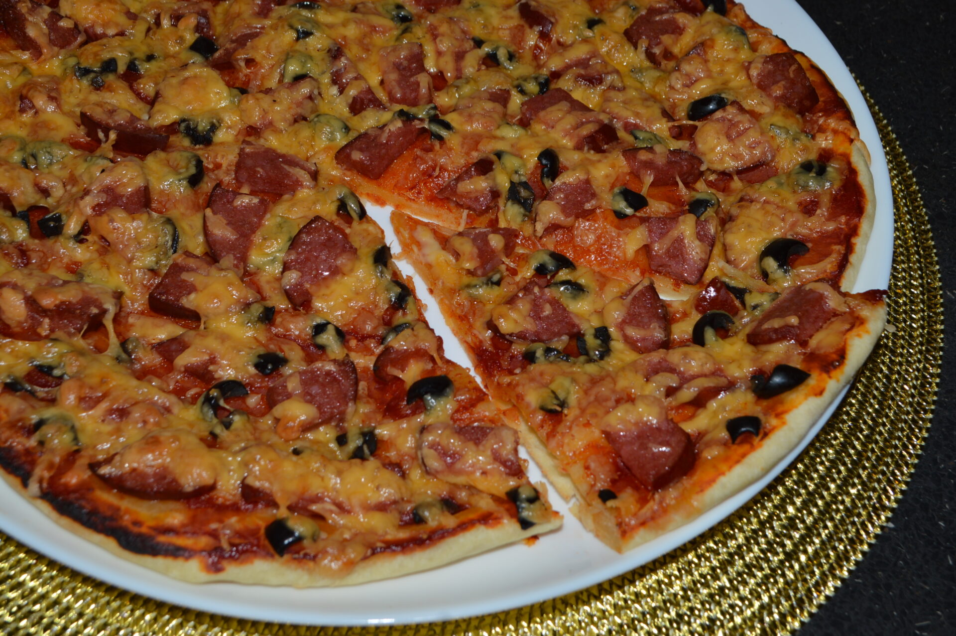 Pizza rapida cu aluat fara drojdie