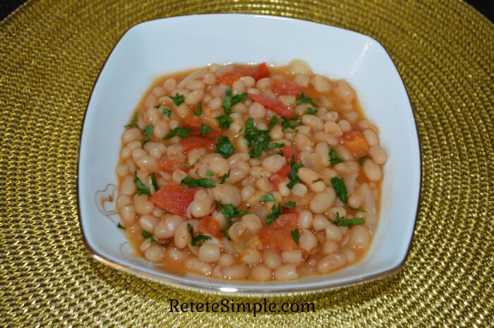 Mancare de fasole cu legume poza