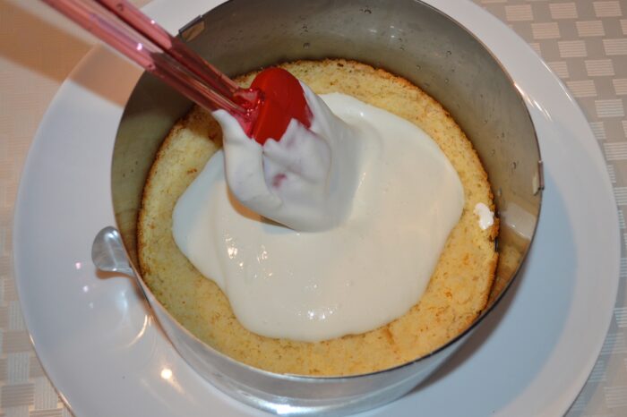 Puneti jumatate din crema