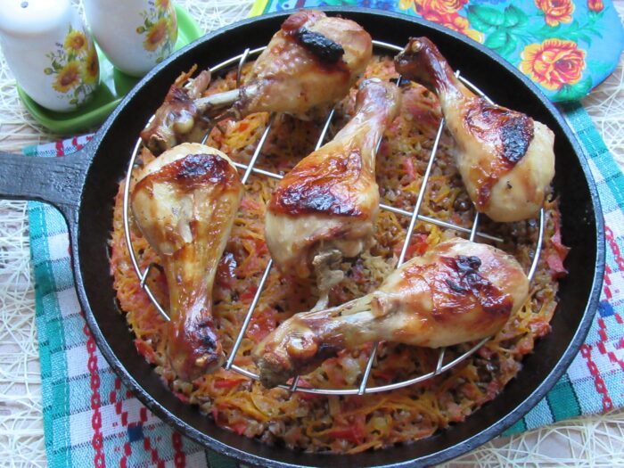 pe masa noastra se afla o mancare delicioasa din hrisca aromata