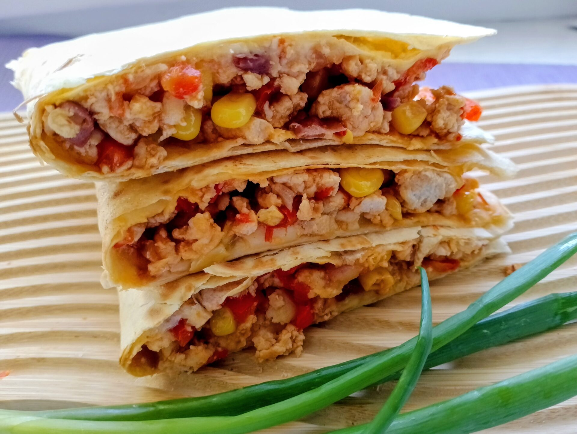 Burrito cu carne si legume