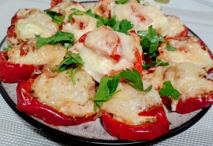 Medalioane din ardei cu carne tocata si cascaval poza