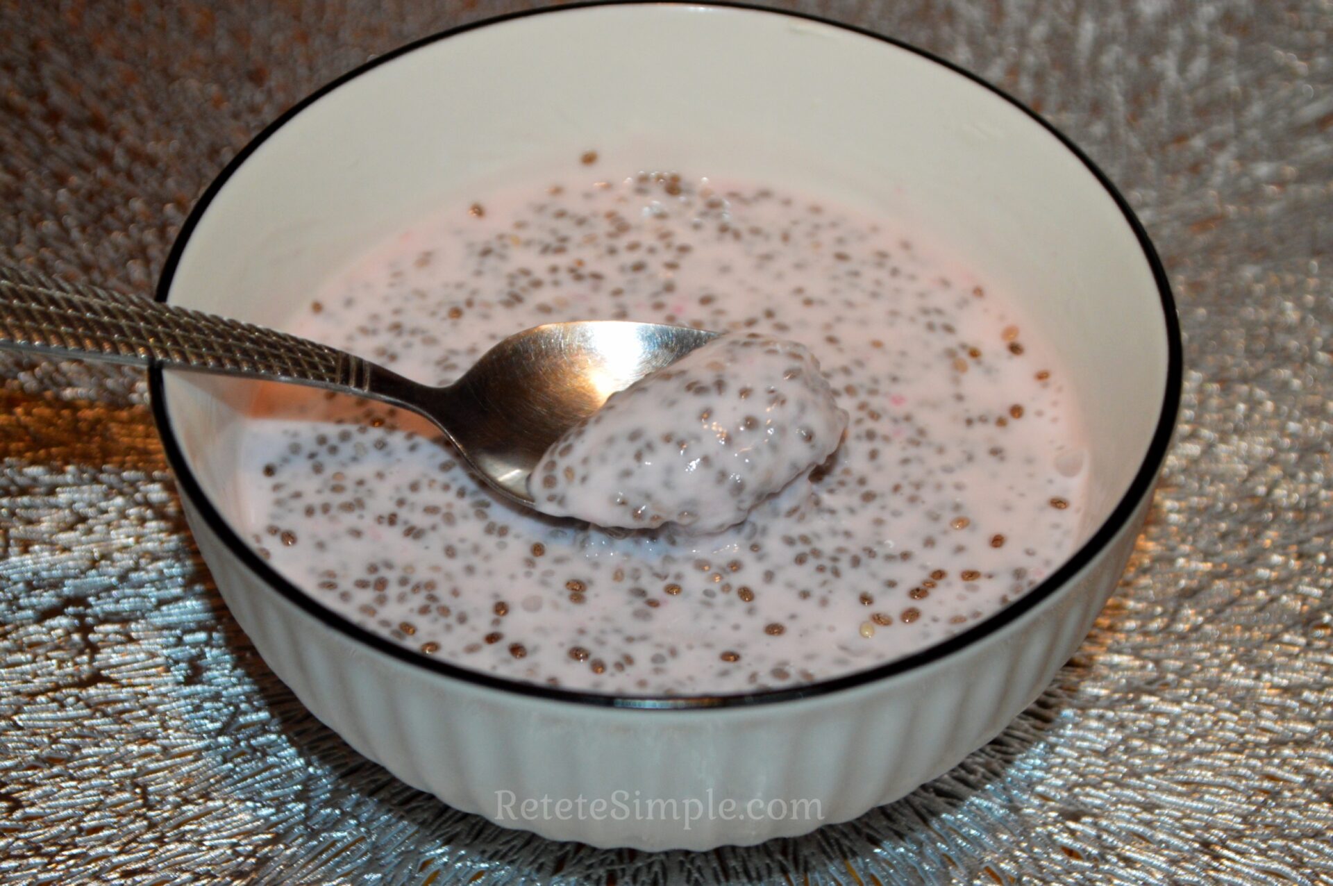 Pudding de chia cu iaurt poza