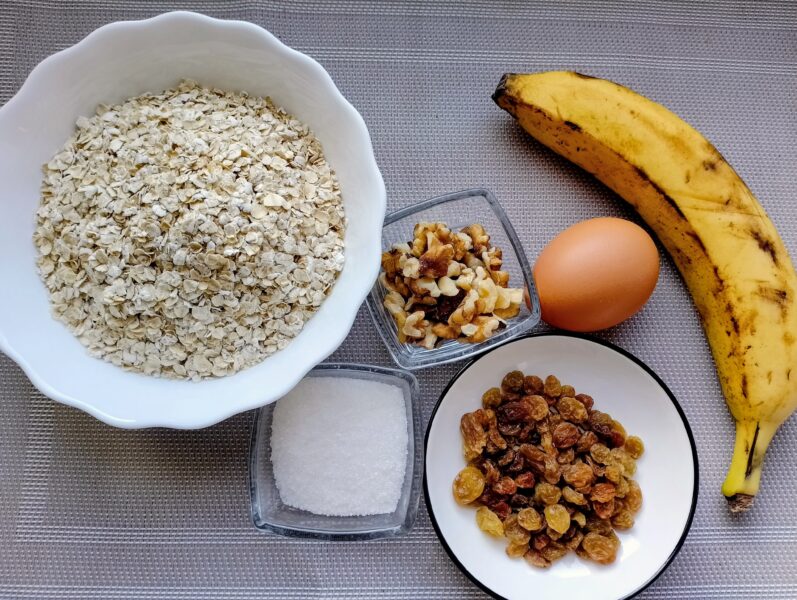 ingrediente pentru biscuiti cu banane