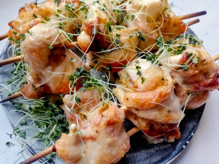 Frigarui de pui cu bacon poza