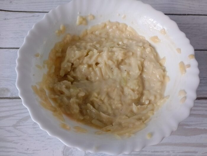 Amestecati bine toate ingredientele