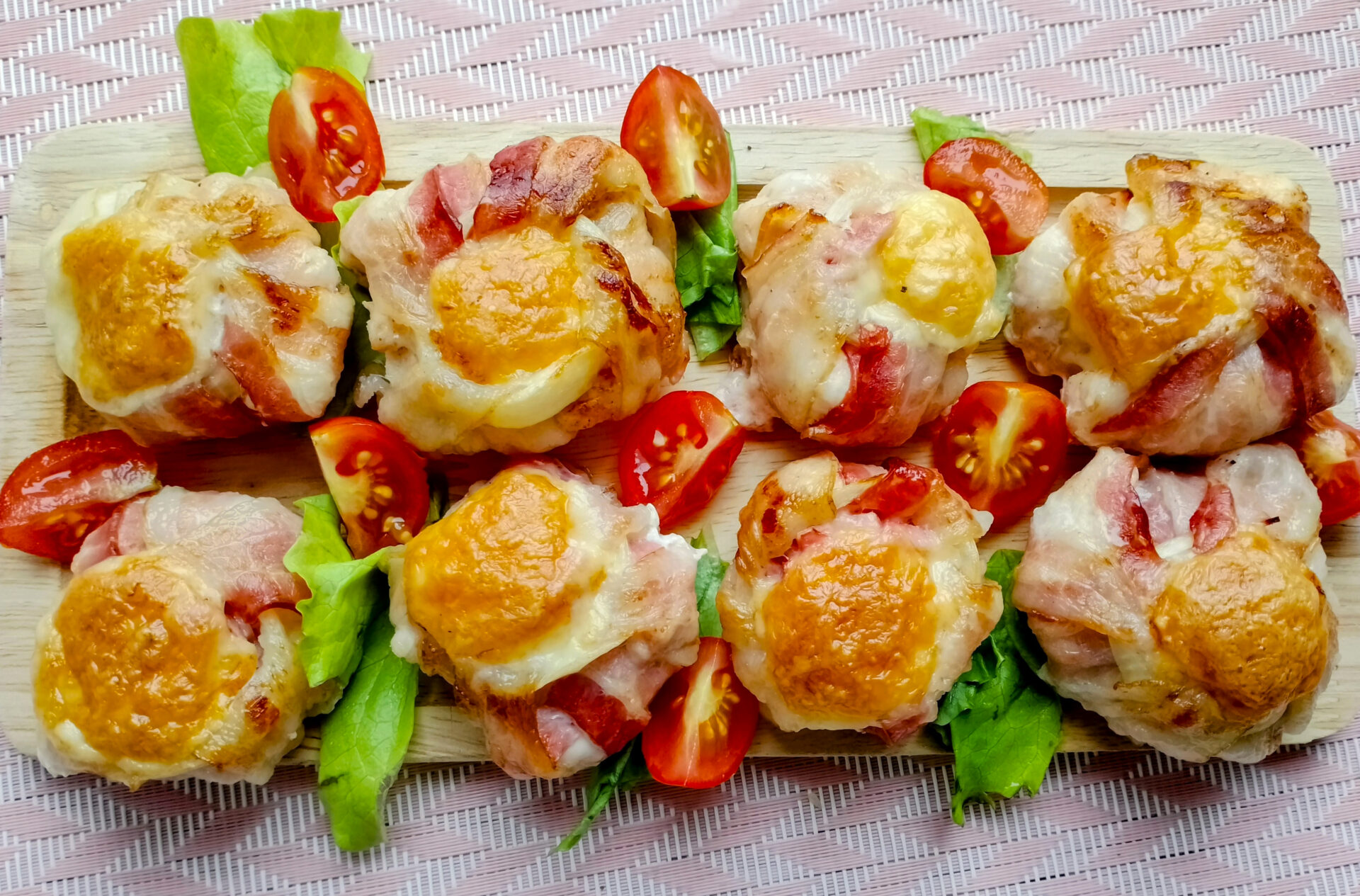 Piept de pui in bacon cu cascaval