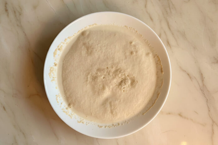 Mezcla la leche
