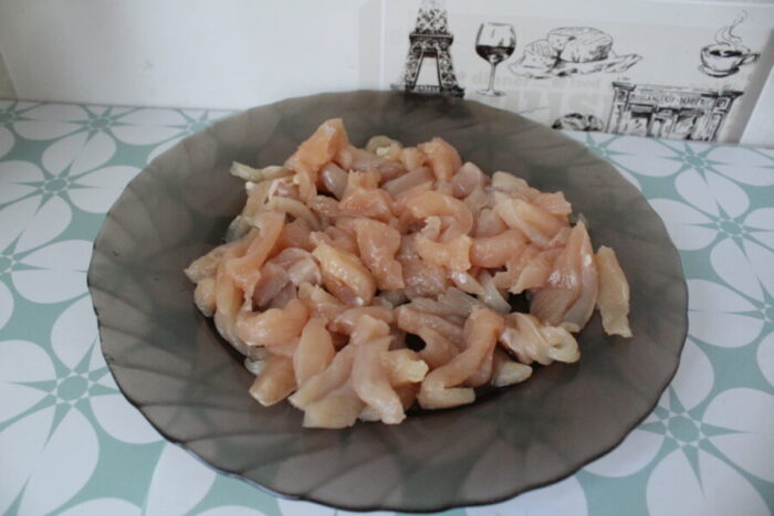 Cortar la pechuga de pollo