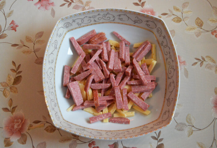 Cut the salami