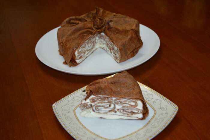 Pastel de crêpes montado